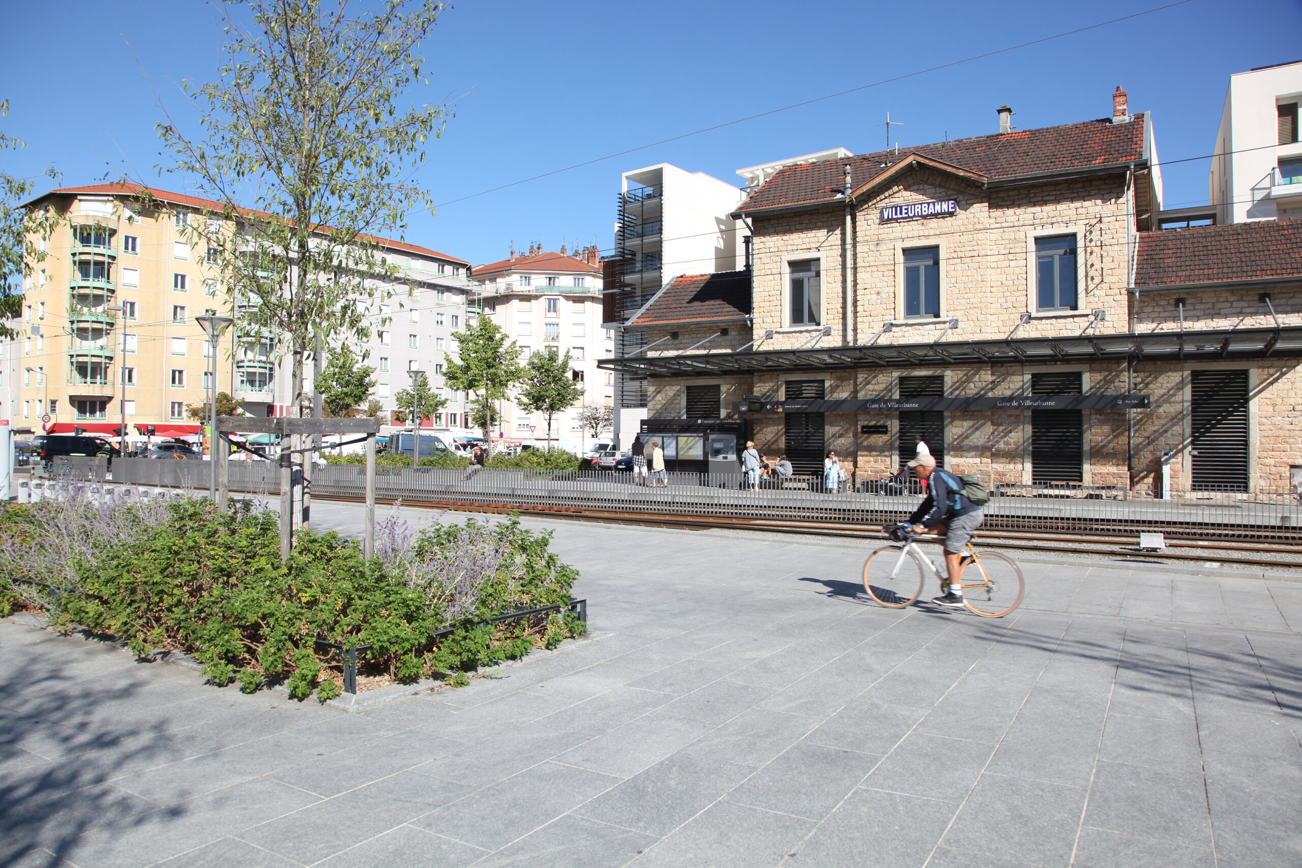 Balade urbaine - Le long de l'axe de Gare de Villeurbanne à Vaulx-en-Velin la Soie