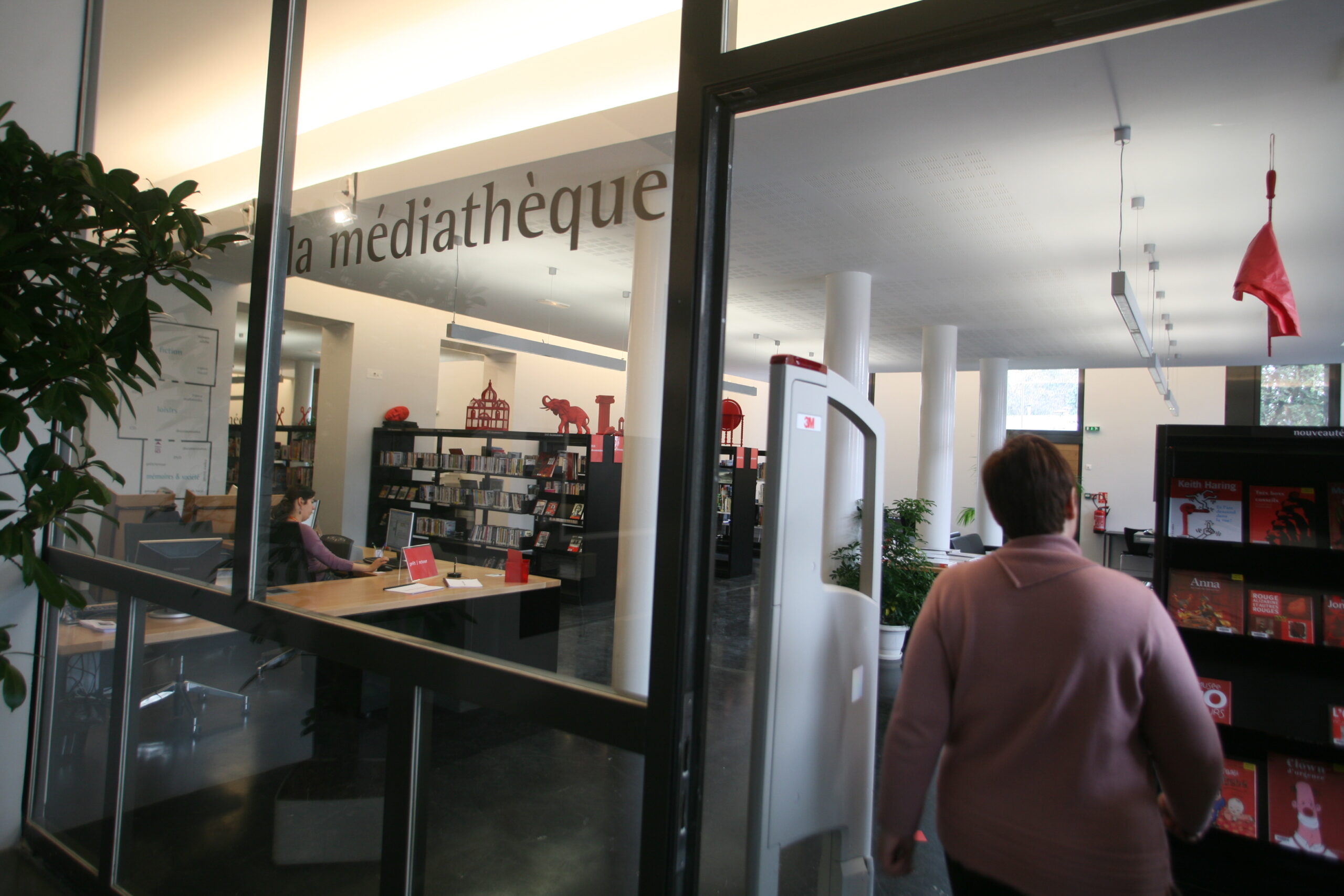 LIRE VOIR ÉCOUTER… AUTREMENT !