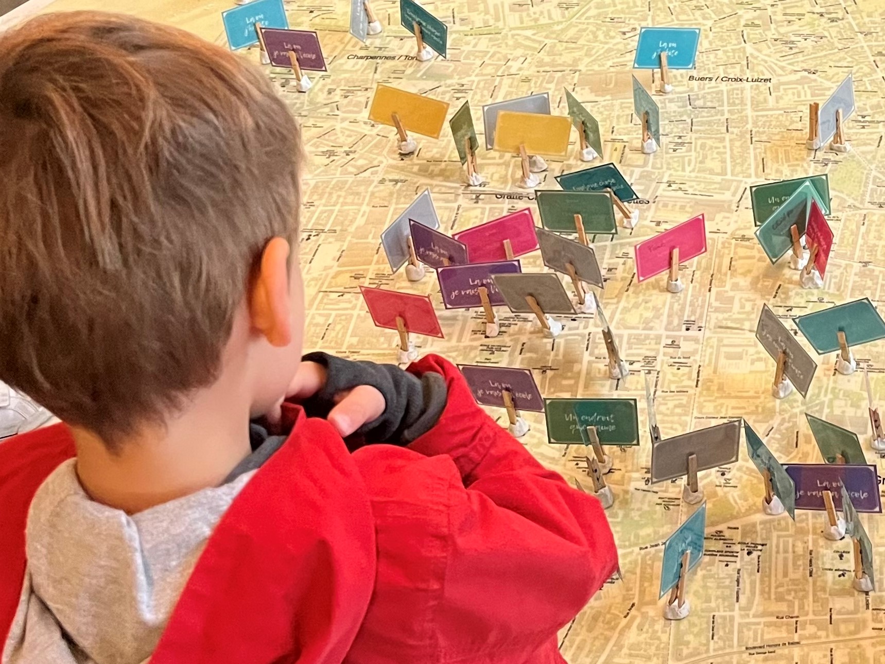 Visite ludique / VILLEURBANNE À HAUTEUR D’ENFANTS