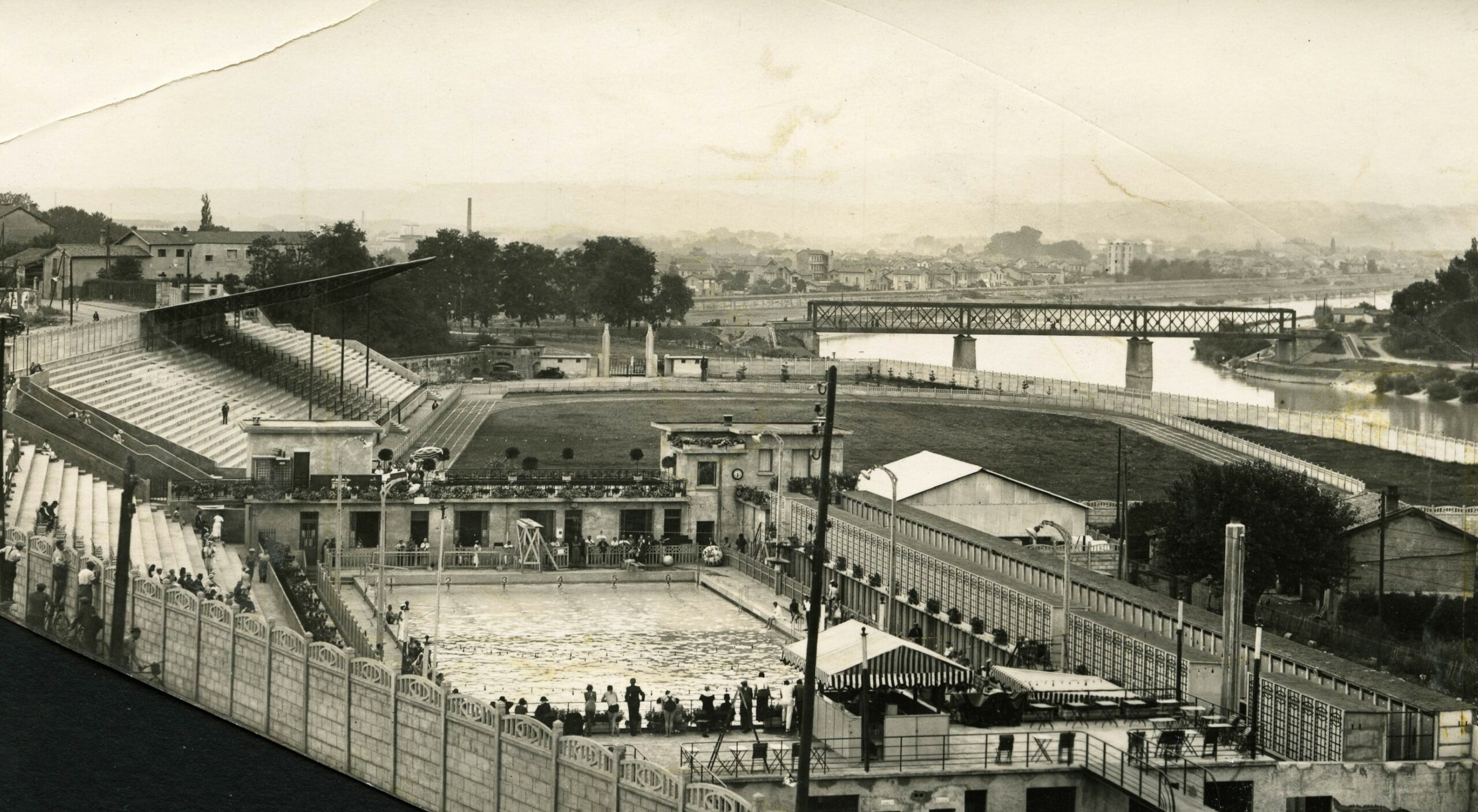 BONNEVAY AU FIL DE L'EAU