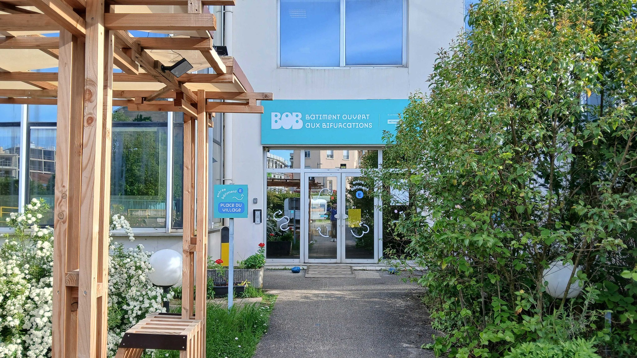 L'AMANDE, DES USINES ET DES USAGES