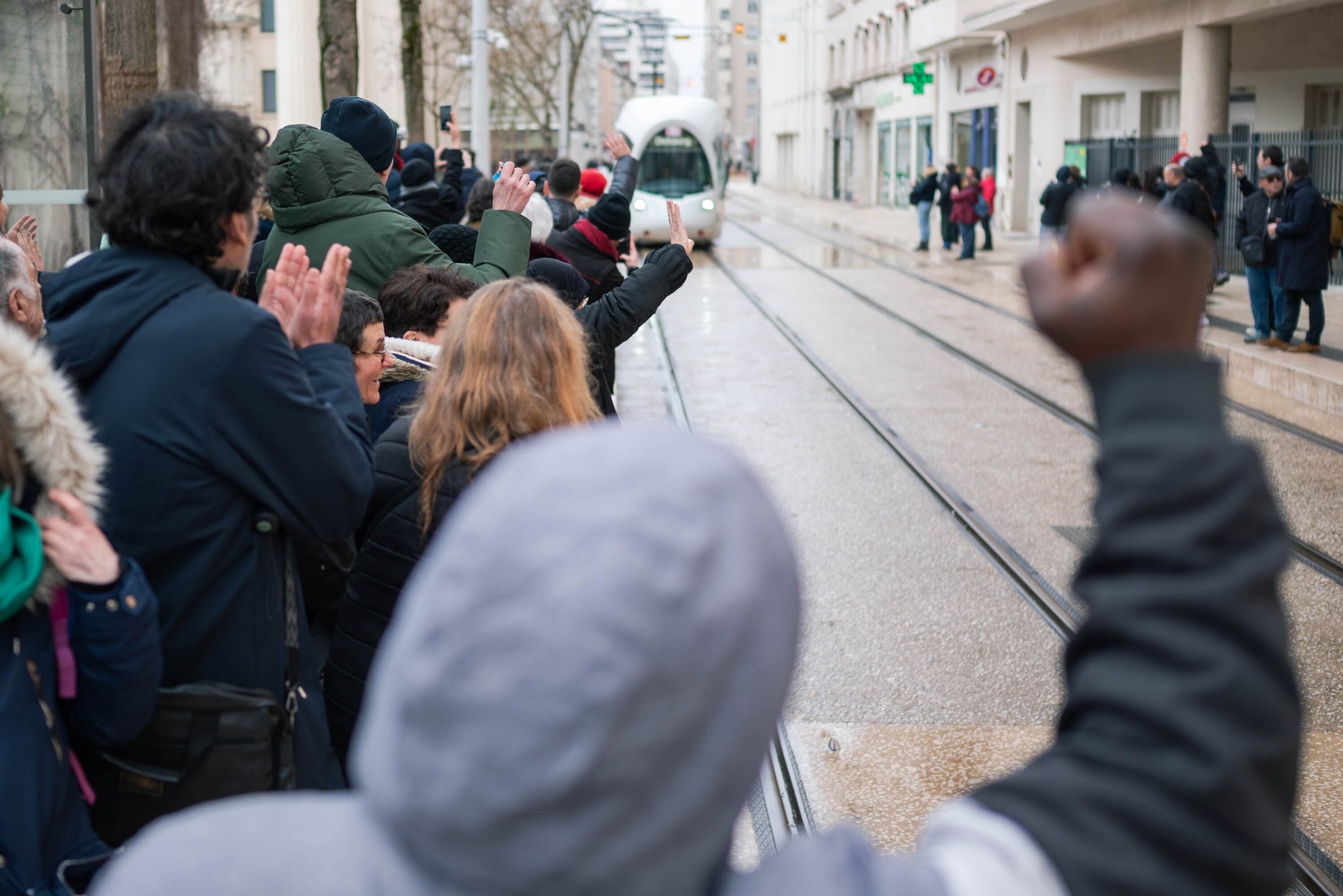 À BORD DU T6 : LA GRANDE BALADE LE LONG DU TRAM